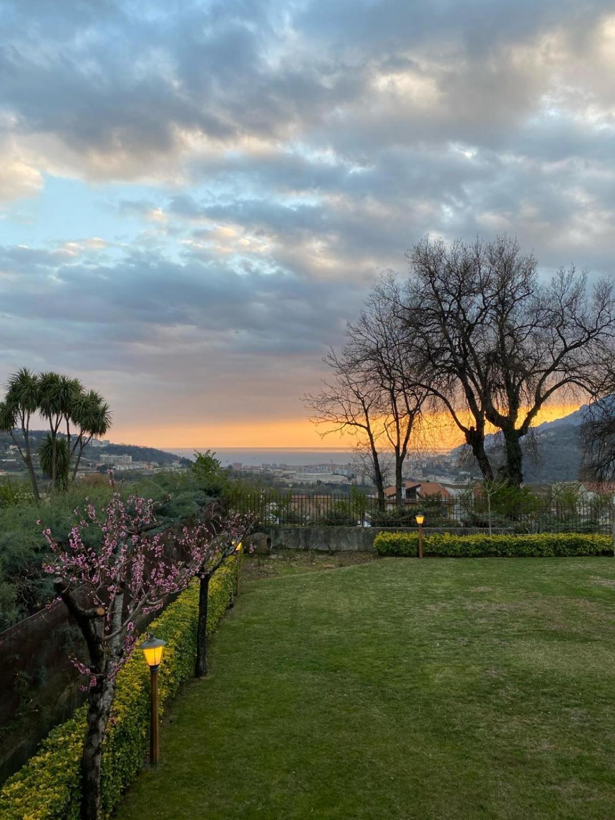 B&B La Rosa Salerno Esterno foto